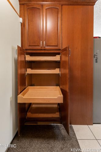 1892 56th St, Fennville MI 49408-8508 exterior