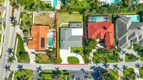 2870 Leeward Ln, Naples FL 34103-4038 exterior