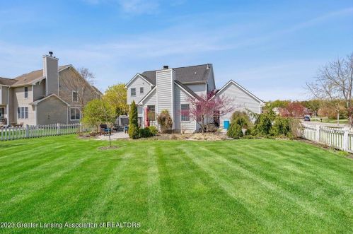 13235 Speckledwood Dr, Dewitt MI  48820-8166 exterior