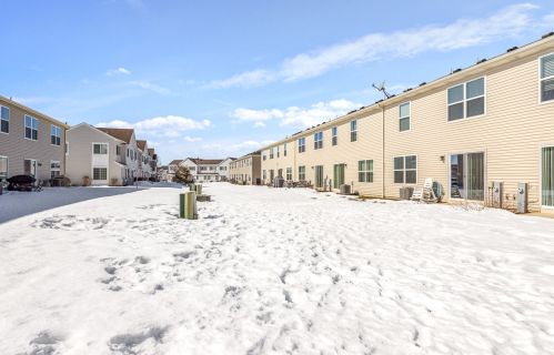 232 Wild Mdw Ln, Bull Valley IL 60098-7624 exterior