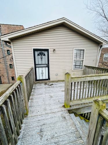 2830 77th Pl, Chicago, IL 60649-4826