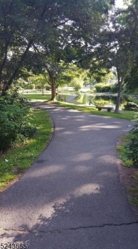 684 Irvington Ave, Maplewood NJ 07040-1623 exterior