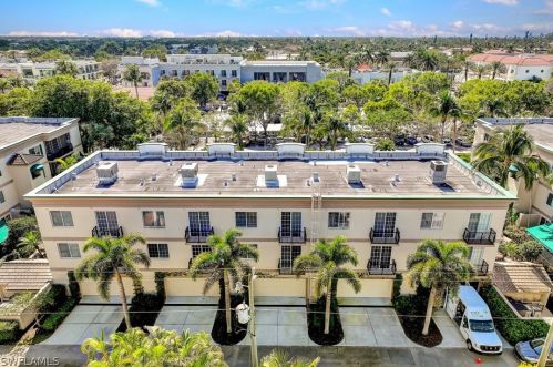 431 4 Ave, Naples FL 34117-3734 exterior