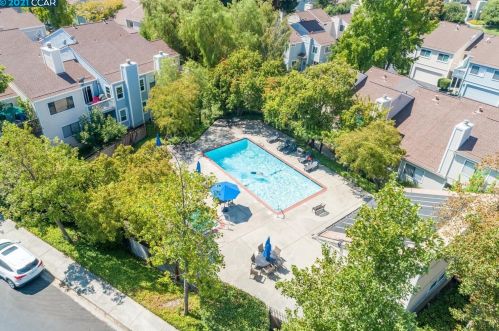 359 Scottsdale Rd, Concord CA 94523-5113 exterior