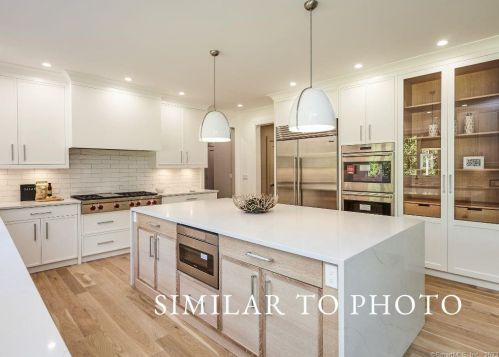 146 North Ave, Westport CT  06880-2225 exterior