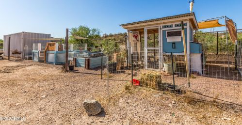 2208 Estrella Rd, Phoenix AZ 85087-8179 exterior