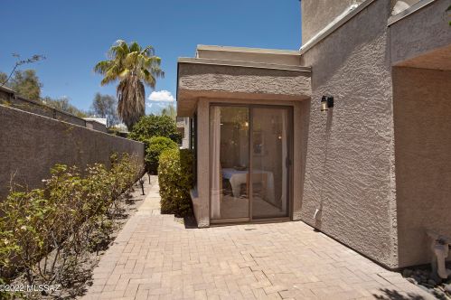 4413 Kleindale Rd, Tucson AZ 85749-8331 exterior