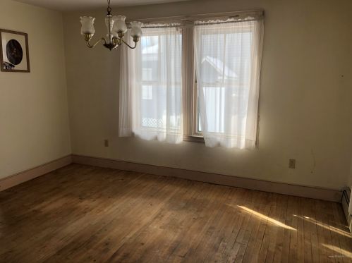 52 Newton St, Portland ME 04103-1525 exterior