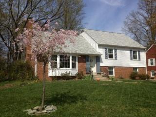 8508 Crown Pl, Alexandria VA  22308-1826 exterior