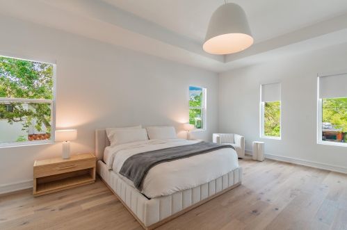 503 Davis Blvd, Tampa FL 33606-4012 exterior