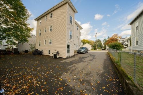 363 Logee St, Woonsocket RI 02895-6031 exterior