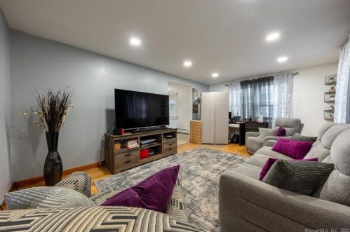 9 Pne Dr, Windsor CT 06095-3531 exterior