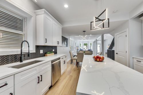 1624 Peterson Ave, Chicago IL  60660-2417 exterior