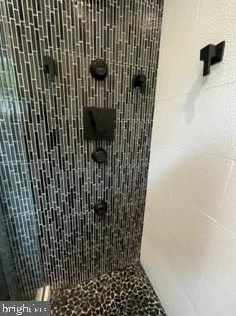 2904 Craiglawn Rd, Silver Spring MD 20904-1819 exterior