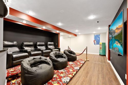 8932 Hunters Trl, Saint Paul MN  55125-9182 exterior