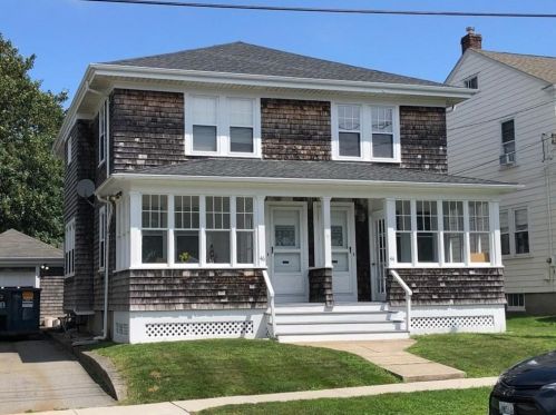 44 Bedlow Ave, Middletown, RI 02840-1446