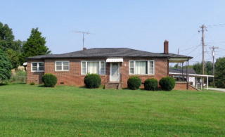 91 Ridge St, Valdese, NC 28690-8512