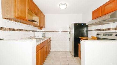 817 170th St, Bronx NY 10452-7013 exterior