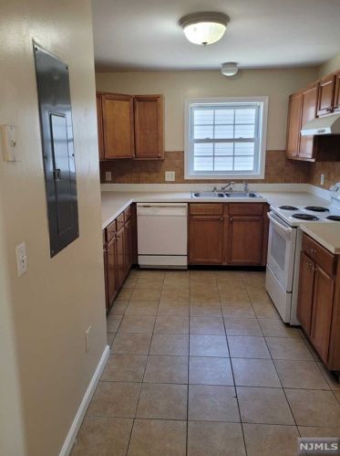 30 5th St, Paterson NJ  07522-1325 exterior