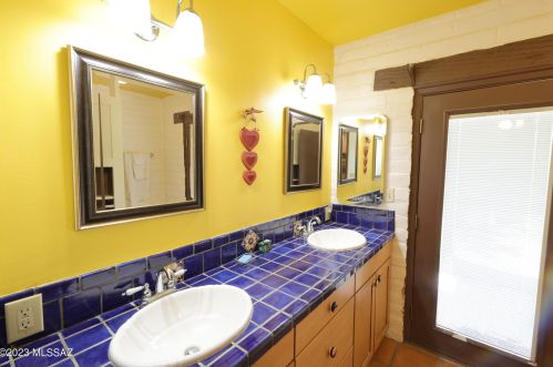 10700 Tanque Verde Rd, Tucson AZ 85749-9611 exterior