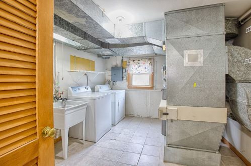 4668 Devon Ave, Chicago IL 60712-4420 exterior