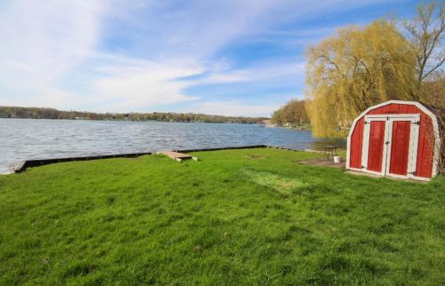 10383 Walnut Dr, Three Rivers MI  49093-8555 exterior