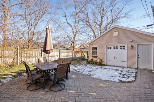 6215 Leona Ave, Chicago IL 60646-4811 exterior