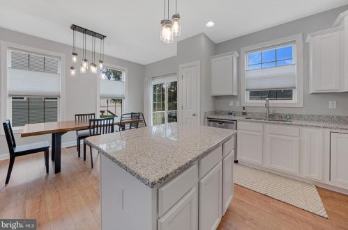 38 Overlook Dr, Hanover PA 17331-9136 exterior