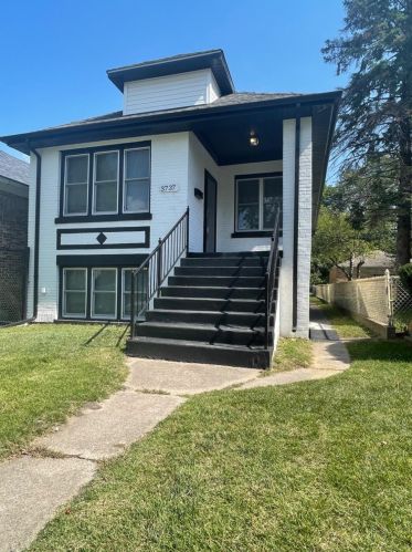 3737 Monroe St, Gary, IN 46408-2227