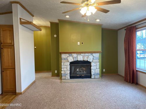 1893 Latas Ln, Meskegon MI 49442-6835 exterior