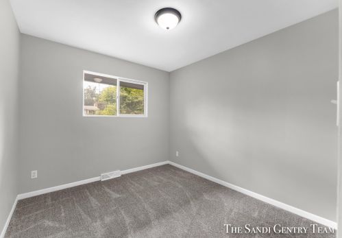 1845 Bonneville Dr, Meskegon MI 49441-3709 exterior