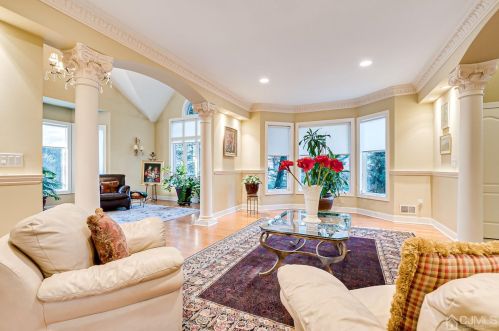 21 Southfield Rd, Edison NJ 08820-3141 exterior