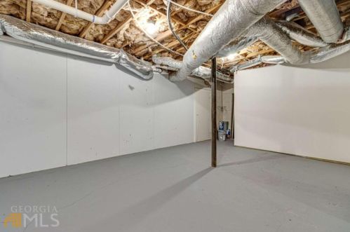 6160 Heards Creek Dr, Atlanta GA  30328-3635 exterior