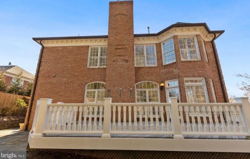 5802 Bent Twig Rd, Mc Lean VA 22101-1806 exterior