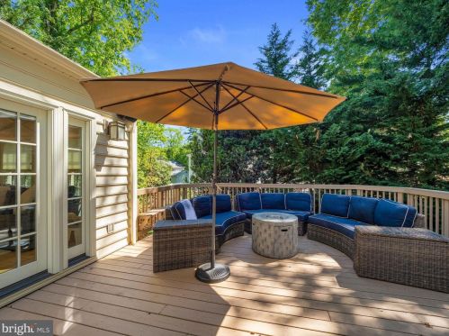 8224 Inverness Holw Ter, Rockville MD 20854-2726 exterior