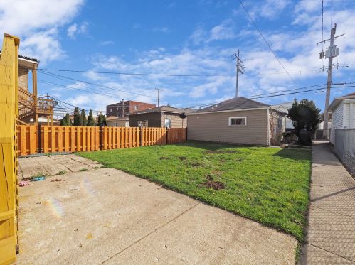 4335 Mason Ave, Chicago IL 60630-1913 exterior