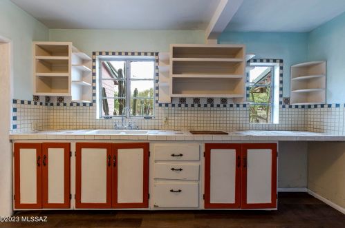 2805 Lester St, Tucson AZ 85705-8928 exterior