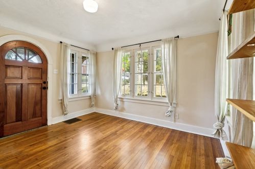 1986 Chalfant St, Pittsburgh PA 15221-1202 exterior