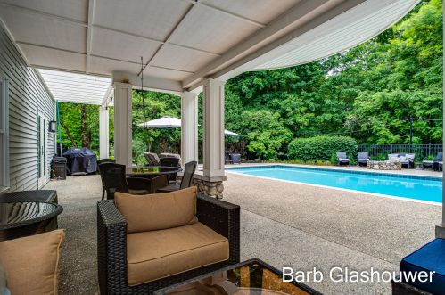 4424 Whitewood Farms Dr, Grand Rapids MI 49525-3487 exterior