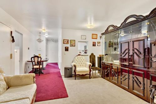 588 165th St, Bronx NY 10459-3273 exterior