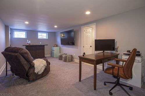 8 White Meadow Rd, Rockaway NJ  07866-1903 exterior