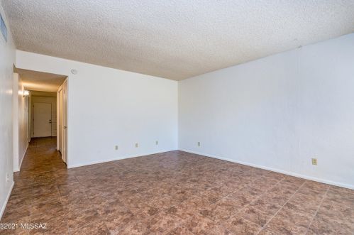 810 Kolb Rd, Tucson, AZ 85710-4964