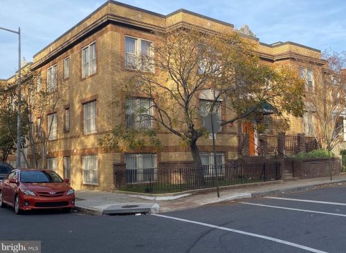 529 Lamont St, Washington, DC 20010-2561