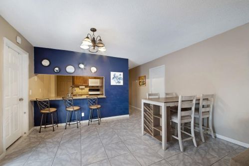 2075 24 Cir, Boynton Beach FL 33426-6578 exterior