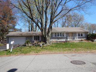 1519 Greenwood Dr, Piscataway NJ  08854-2040 exterior