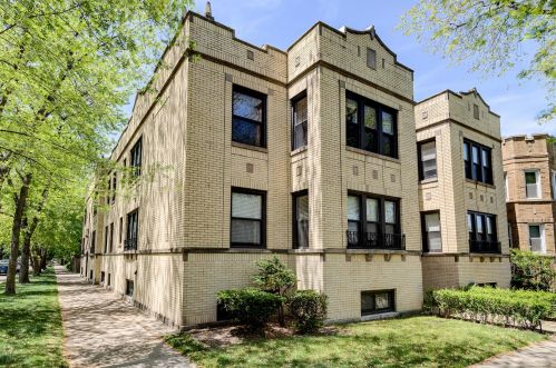 5700 Maplewood Ave, Chicago IL  60659-5118 exterior