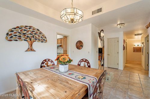 1024 Camino Diestro, Tucson AZ 85704-7694 exterior