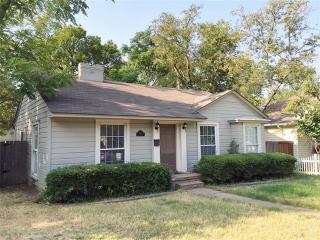5018 Elsby Ave, Dallas TX  75209-3306 exterior