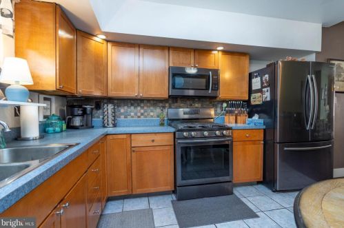 2347 American St, Philadelphia PA 19133-0034 exterior