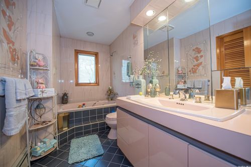 15 Ramita Ln, Commack NY  11725-1917 exterior